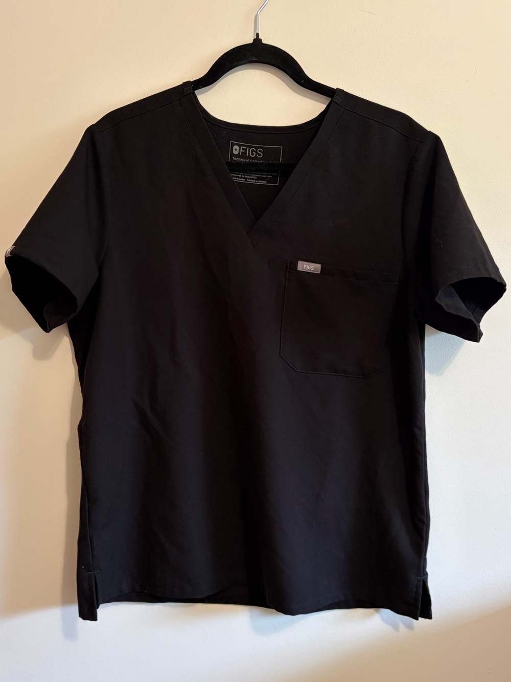 FIGS - size large , black Catarina One-Pocket Scrub Top,